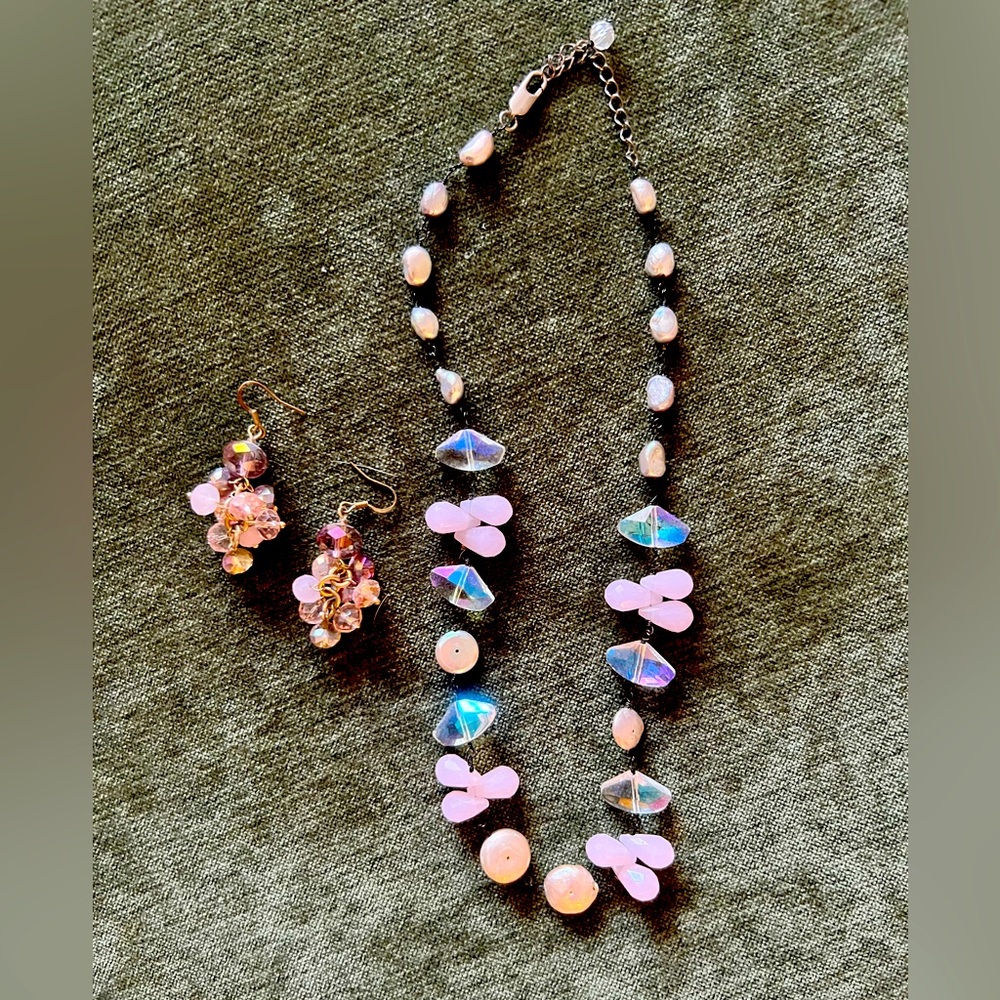 Pearl and Pink Necklace Set